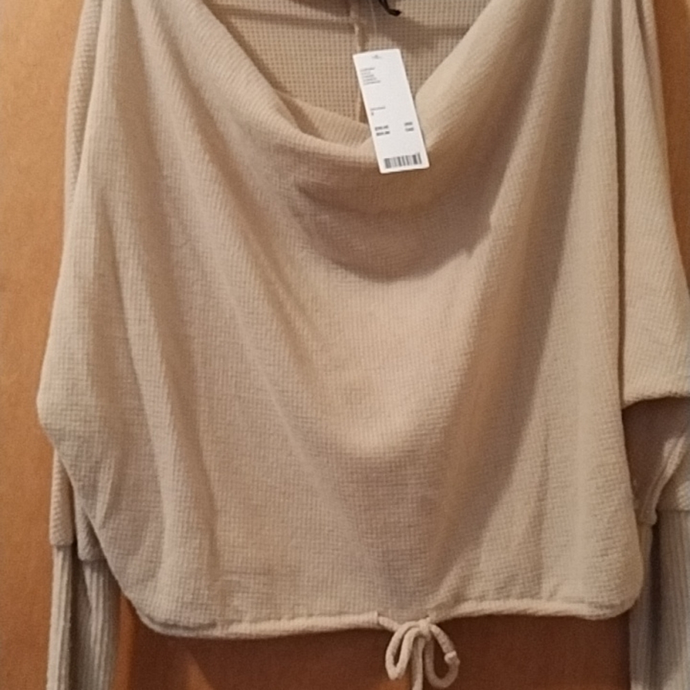 💜NWT "Out from Under" Beautiful Ivory women sweater - Picture 4 of 7